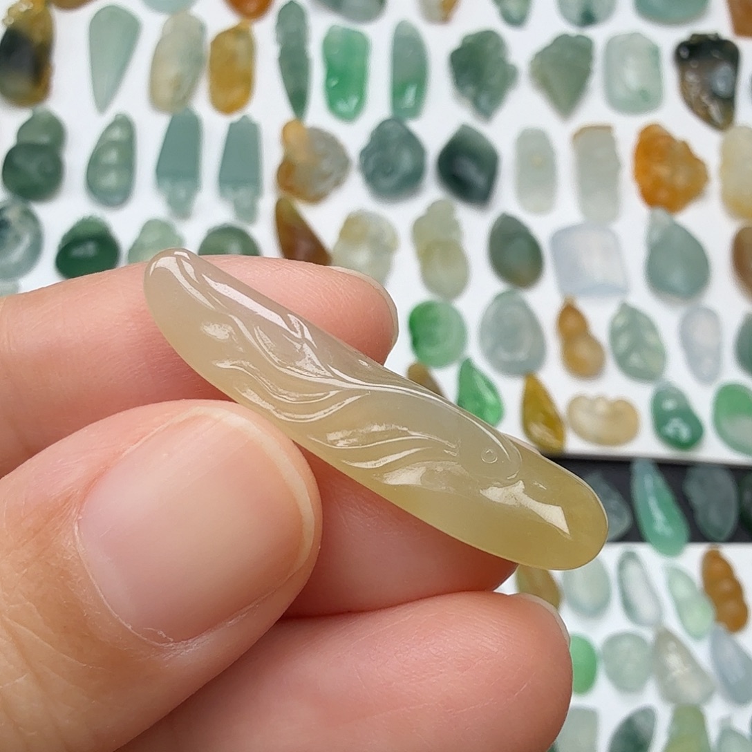 定制翡翠未镶嵌小鱼