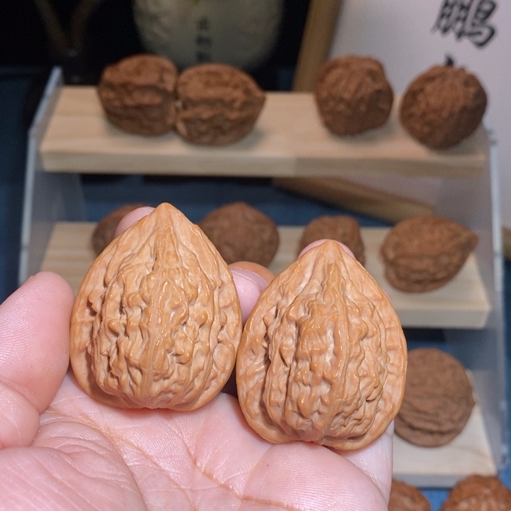 A***满吊坠文玩核桃全品天眼鸡心