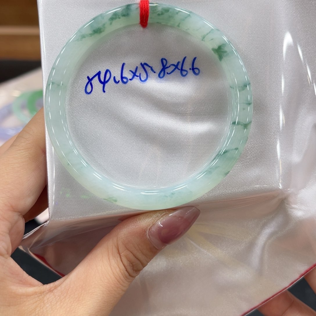 未镶嵌手镯翡翠翡翠