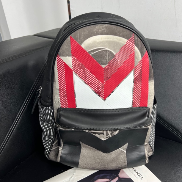 95新 MCM 捐金沉珠/双肩包