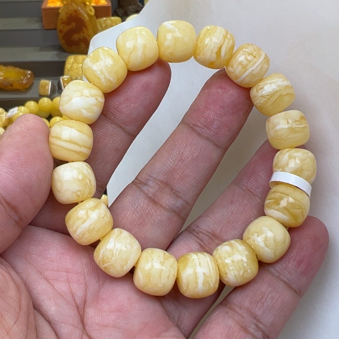 蜜蜡未镶嵌珠宝奇石12加20.4克