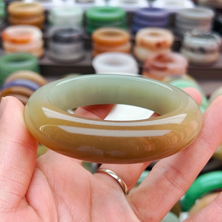 未镶嵌手镯（圆镯）石英质玉1**依