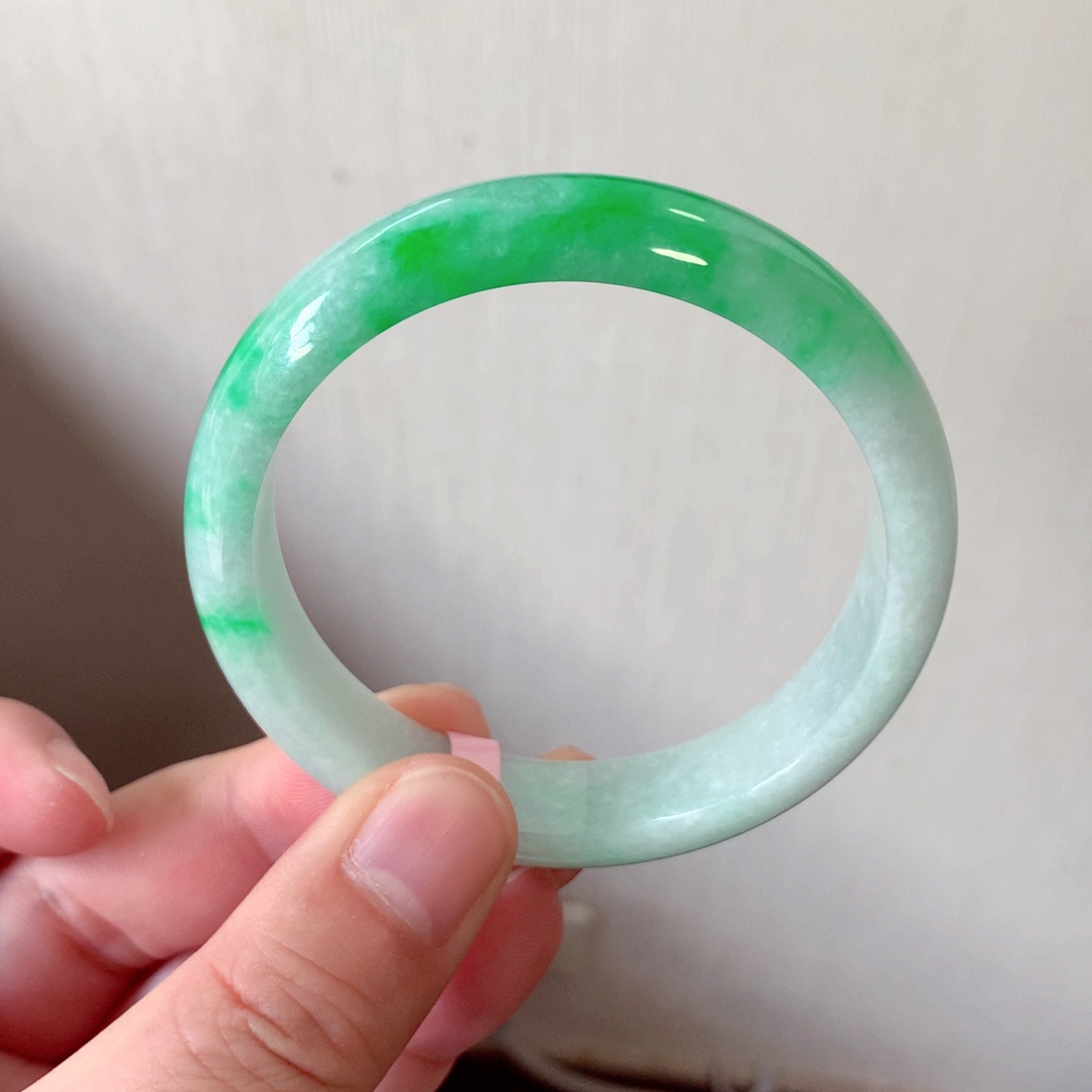 翡翠手镯未镶嵌缅甸翡翠