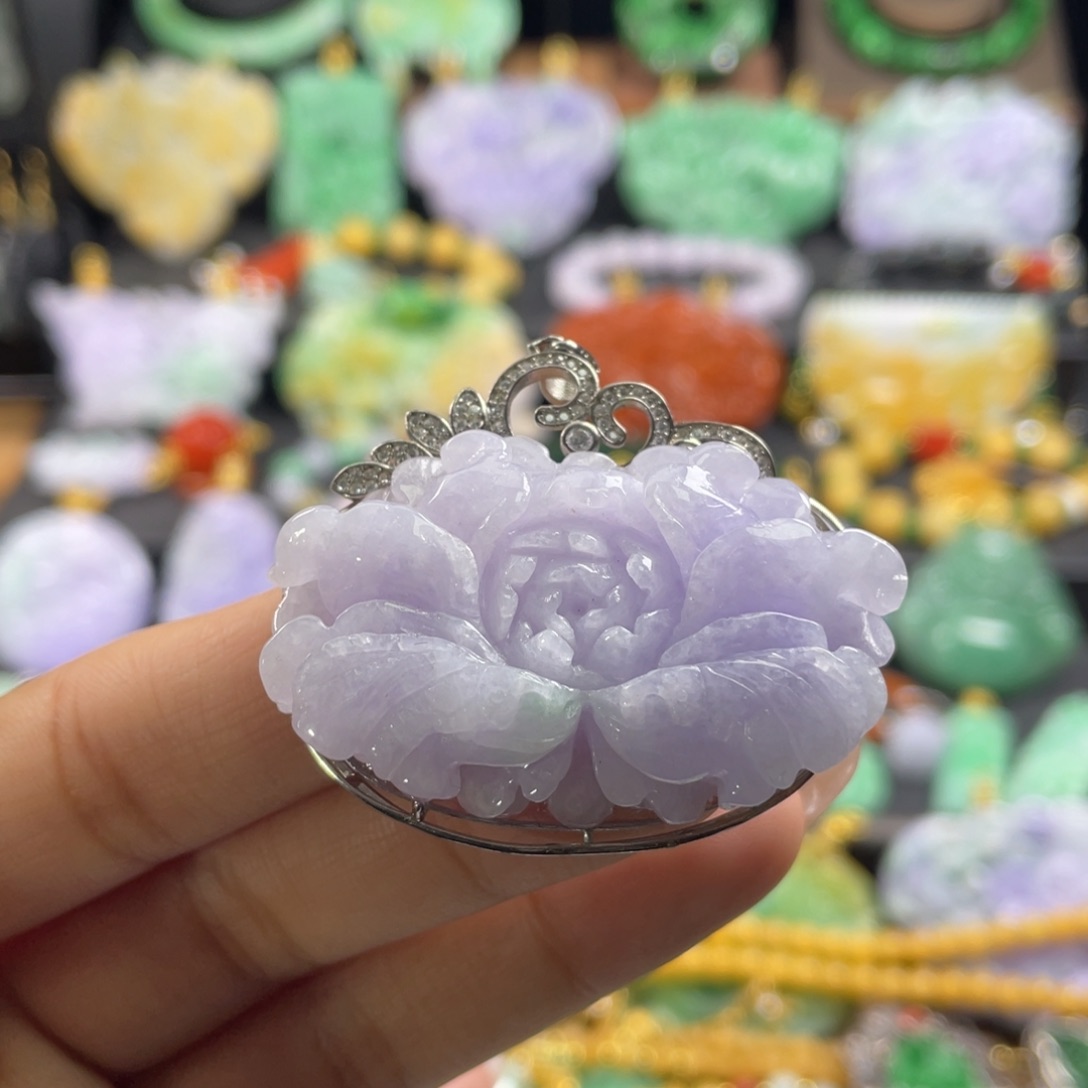 翡翠未镶嵌颈饰待编织