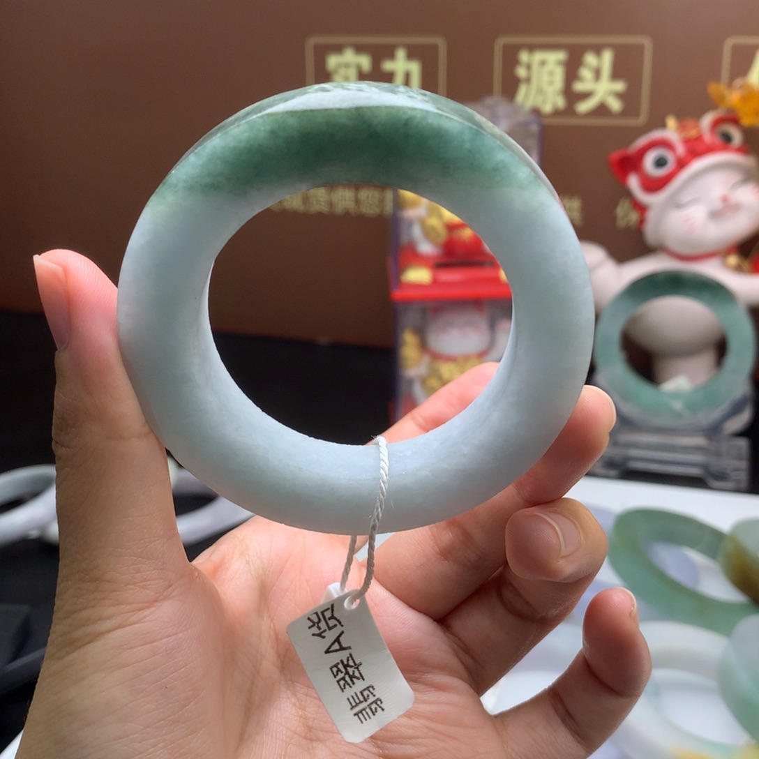 定制翡翠翡翠未镶嵌半山水