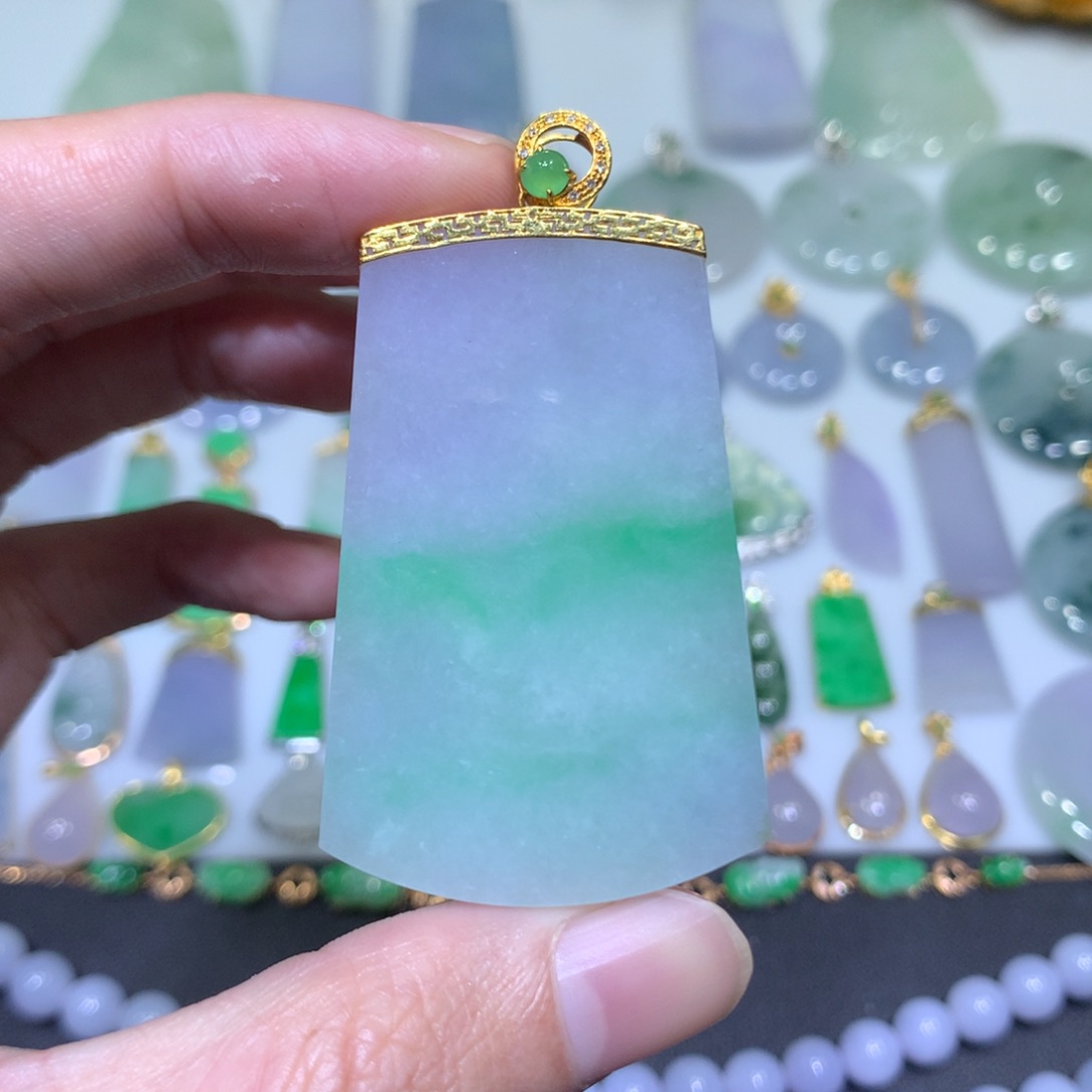翡翠吊坠(不含链)18K金镶嵌