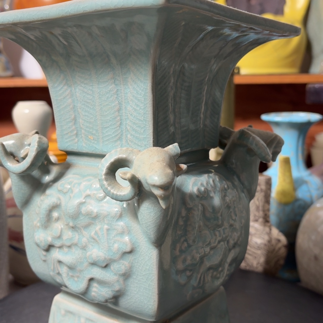 瓷片器形美观大方典雅