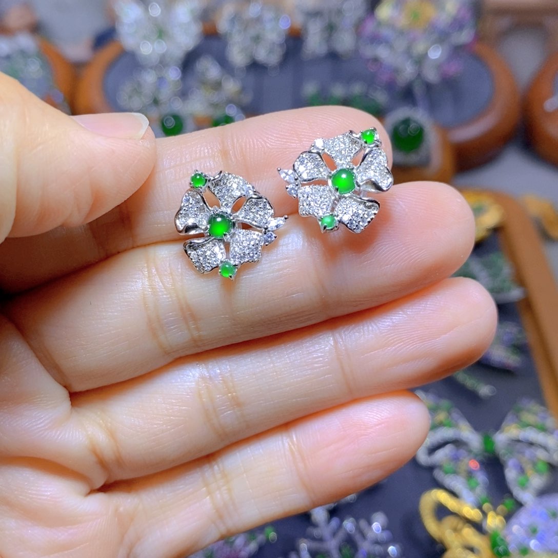 翡翠颈饰银S925镶嵌天然翡翠