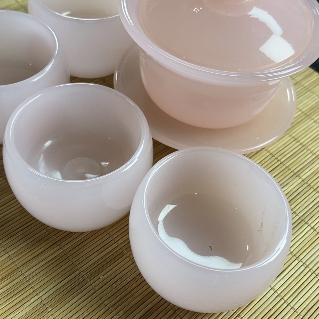 小***。陶瓷琉璃桃花粉盖碗➕四个杯子
