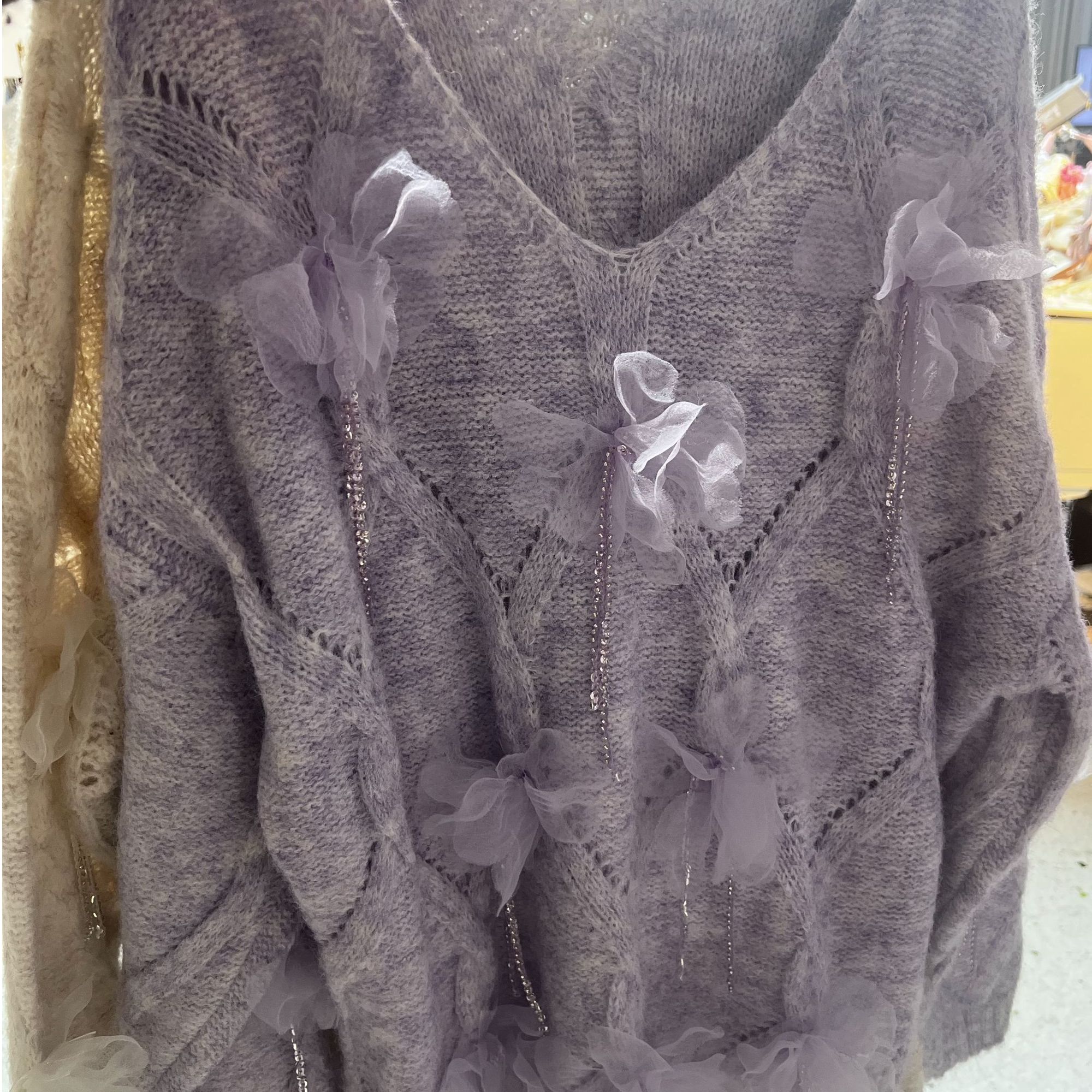 112花朵带流苏麻花套头毛衣815186