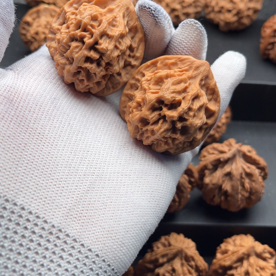 清***月文玩核桃把件大花