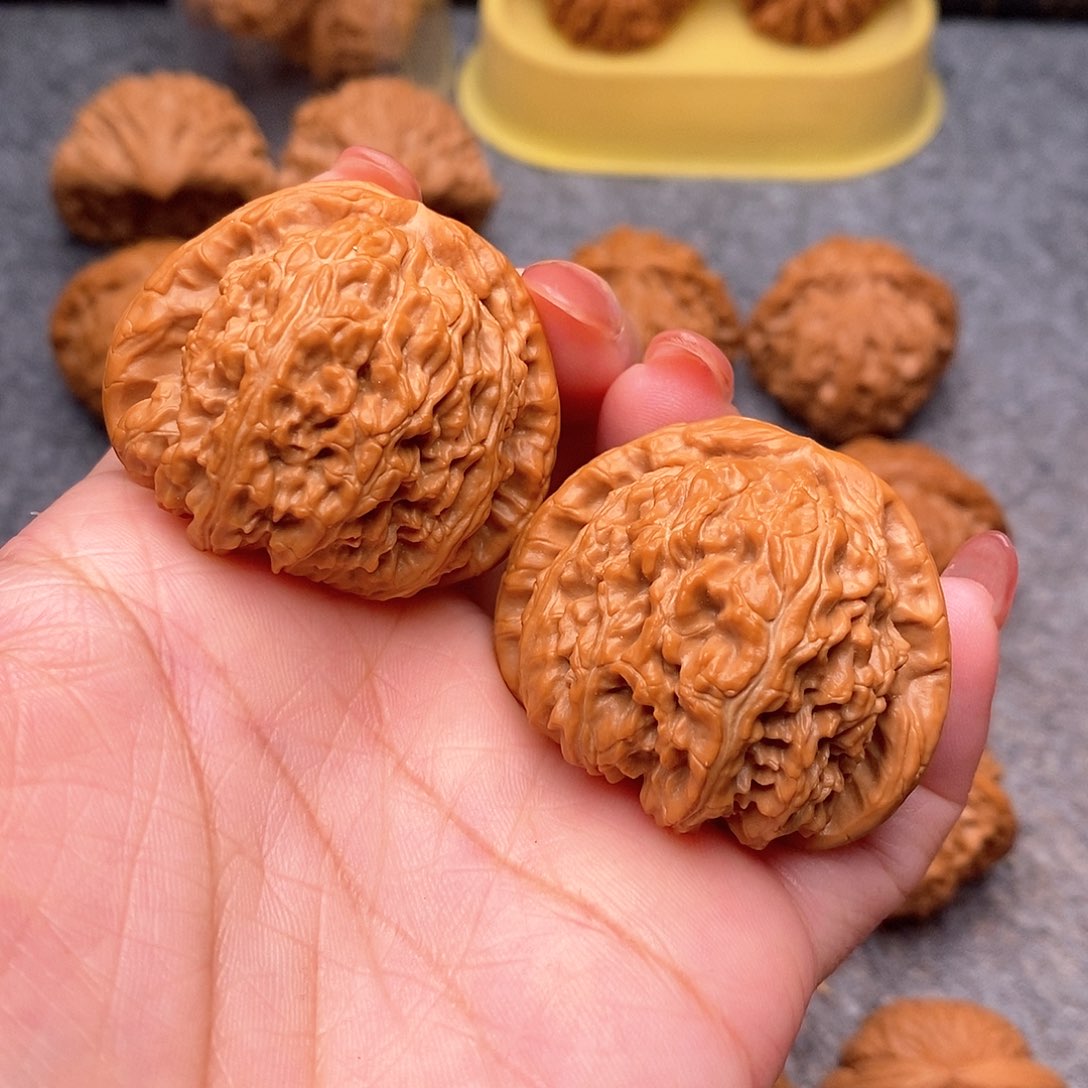 文玩核桃把件精品特价白狮子42