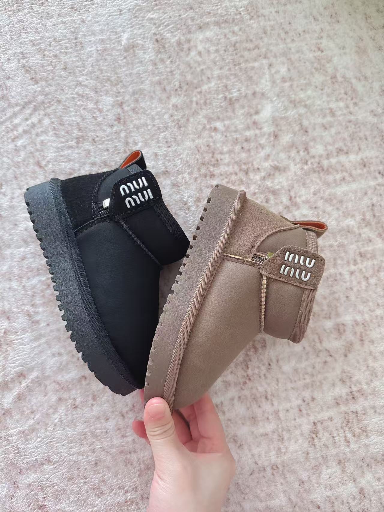 9850儿童时尚百搭舒适通版雪地靴