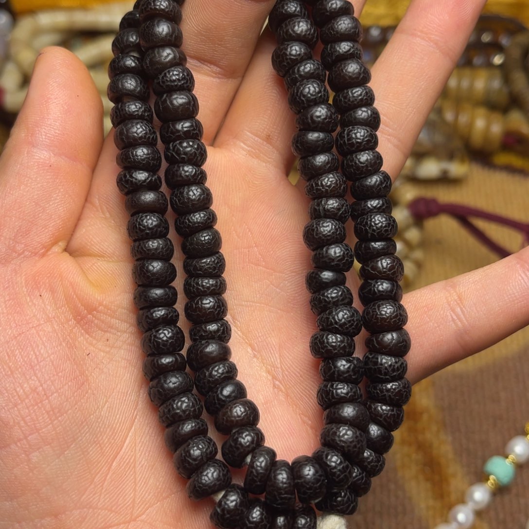 大叶紫檀（黑酸枝木类）