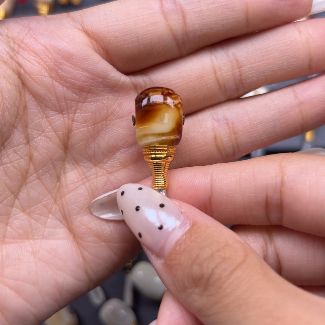 琥珀未镶嵌裸石11.1mm