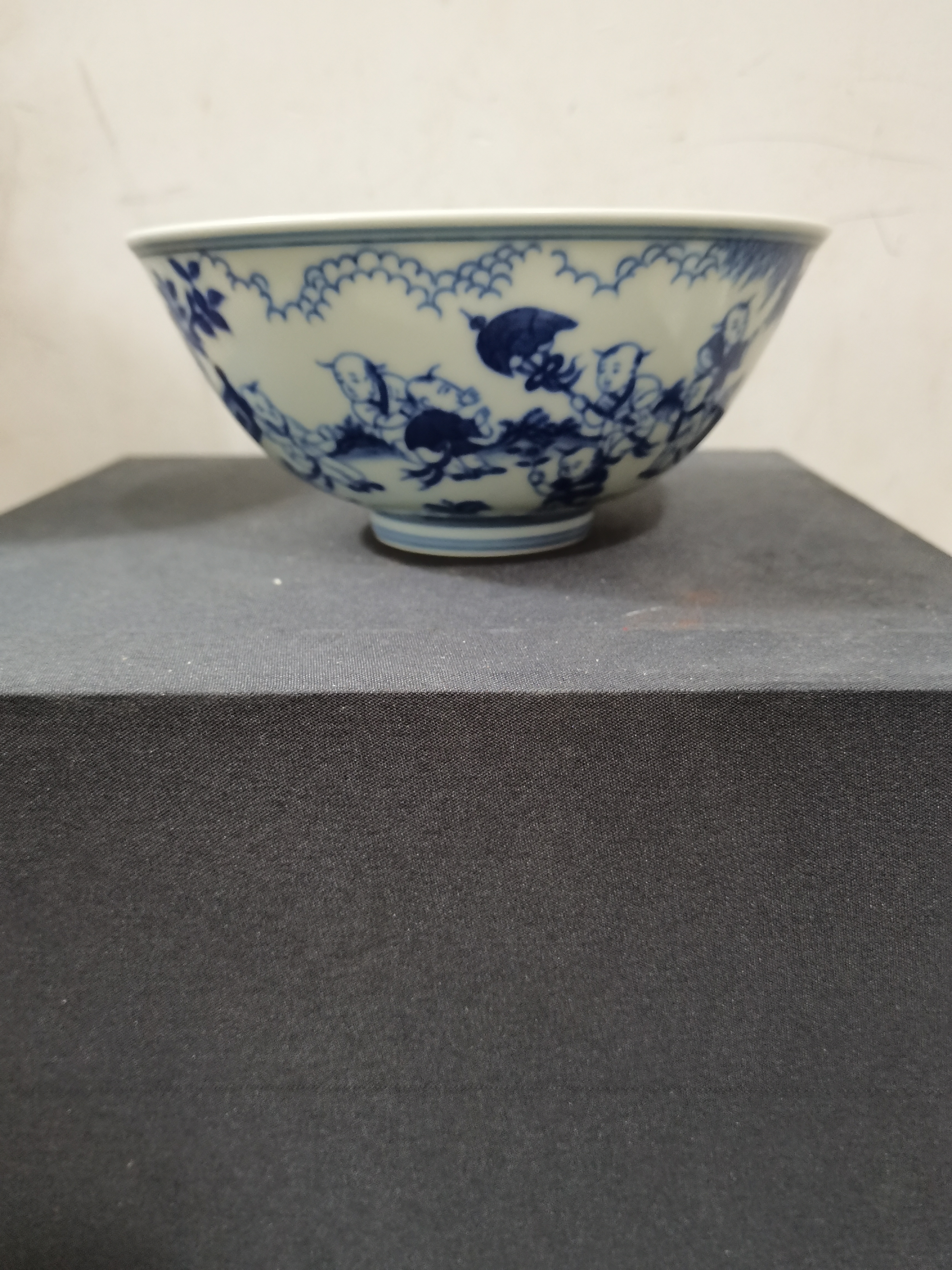 景德镇陶瓷青花人物碗