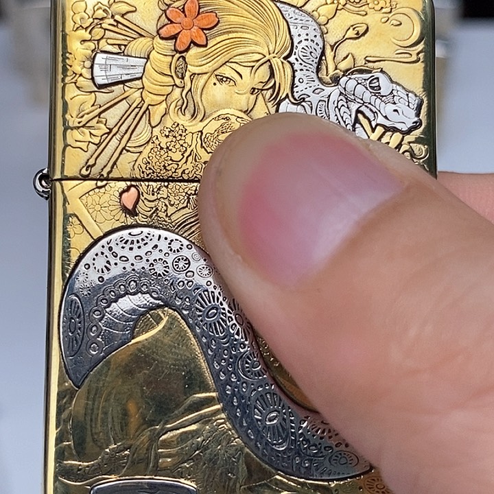 鸽***。黄铜时刻经雕工艺品牌