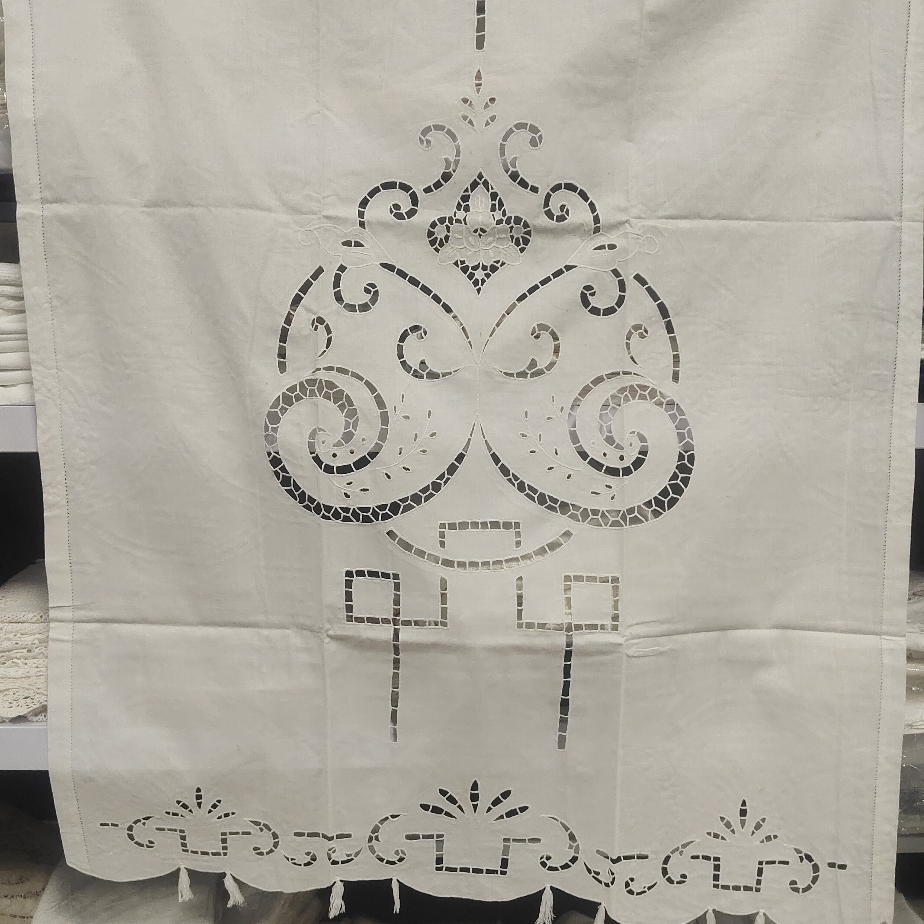 S207 镂空扣锁绣白色麻质流苏款窗帘100x90cm（有氧化）一对