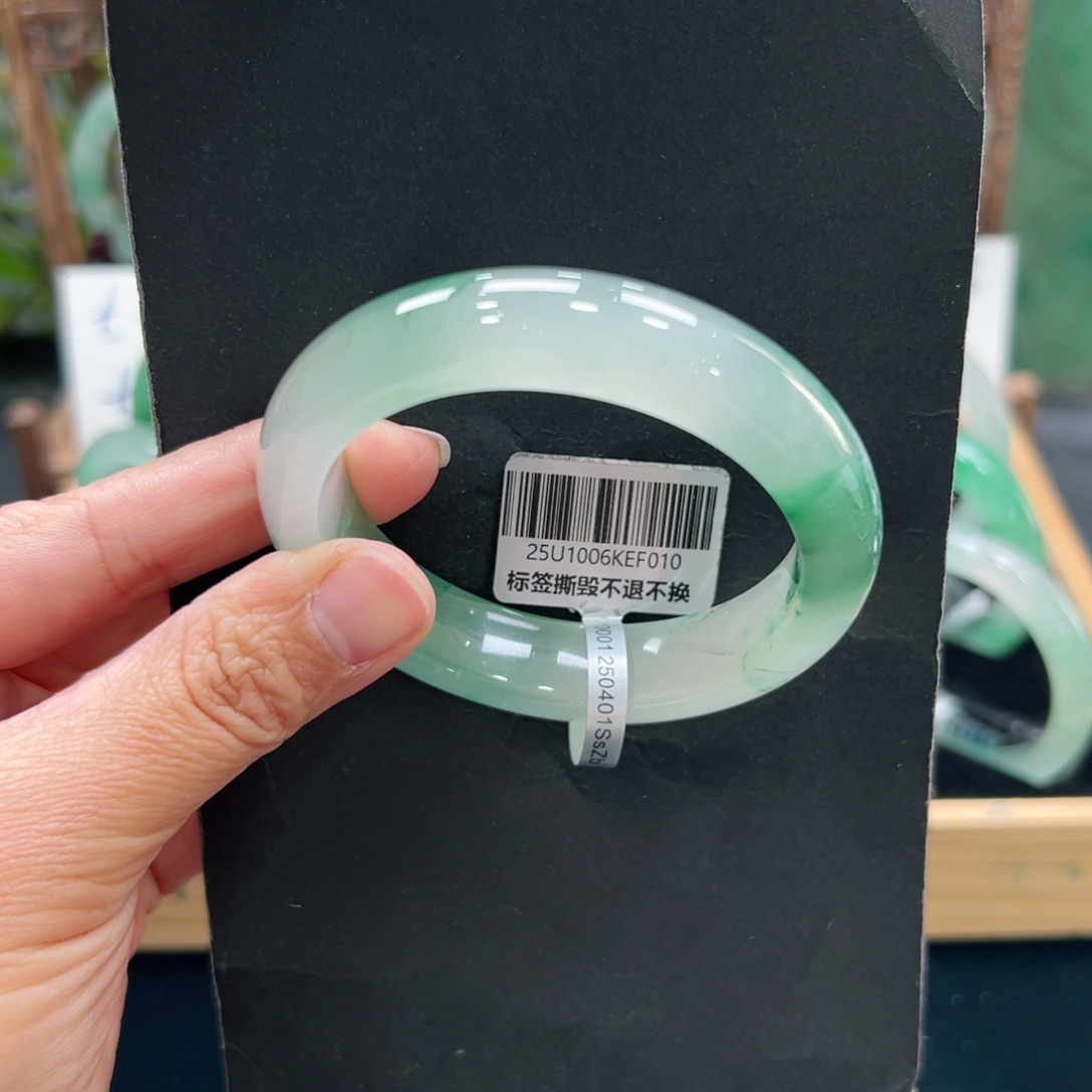 石英质玉未镶嵌手镯➕佳佳545556