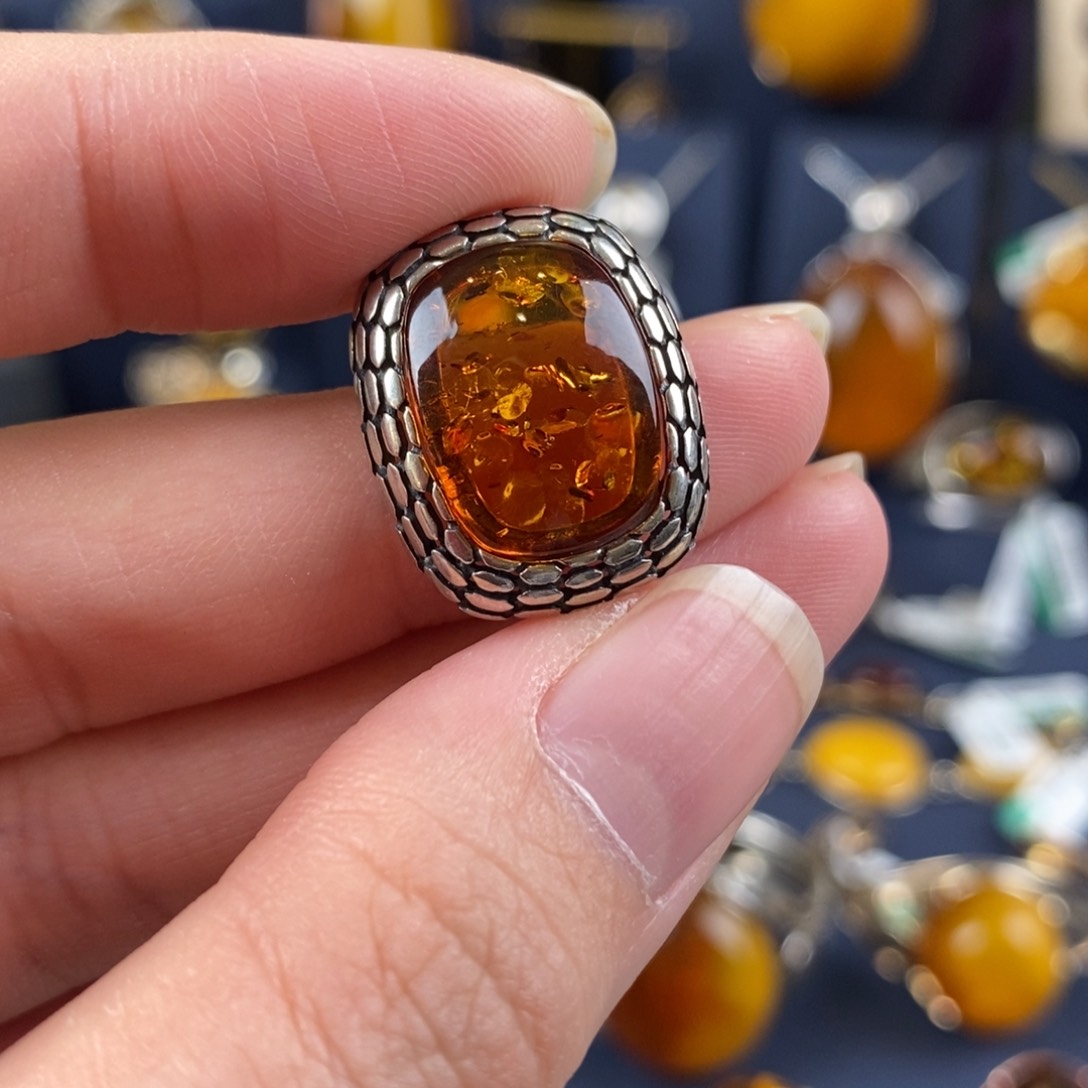 琥珀颈饰银S925镀金镶嵌