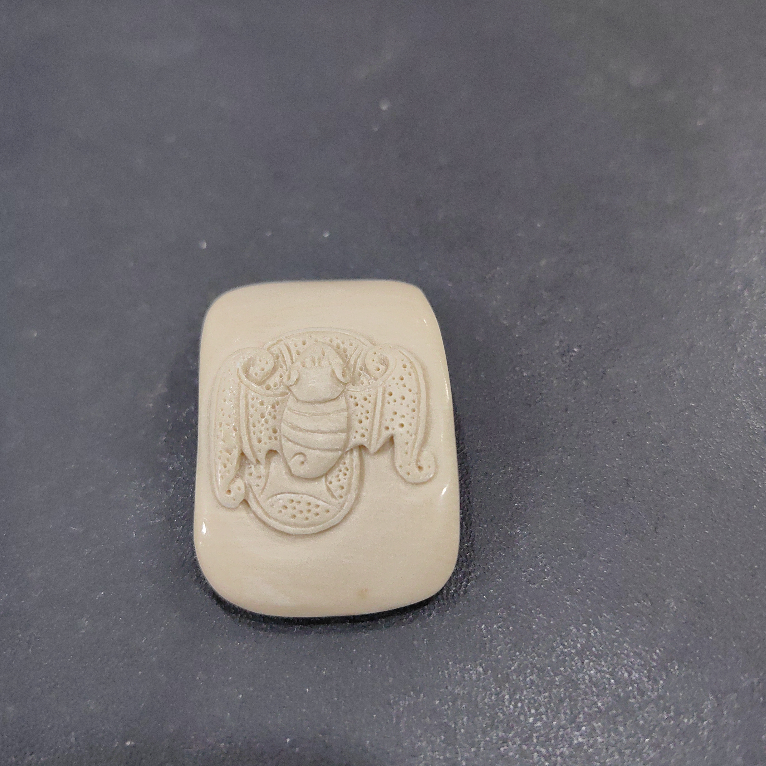 猛犸约4.4克雕刻件BC3343