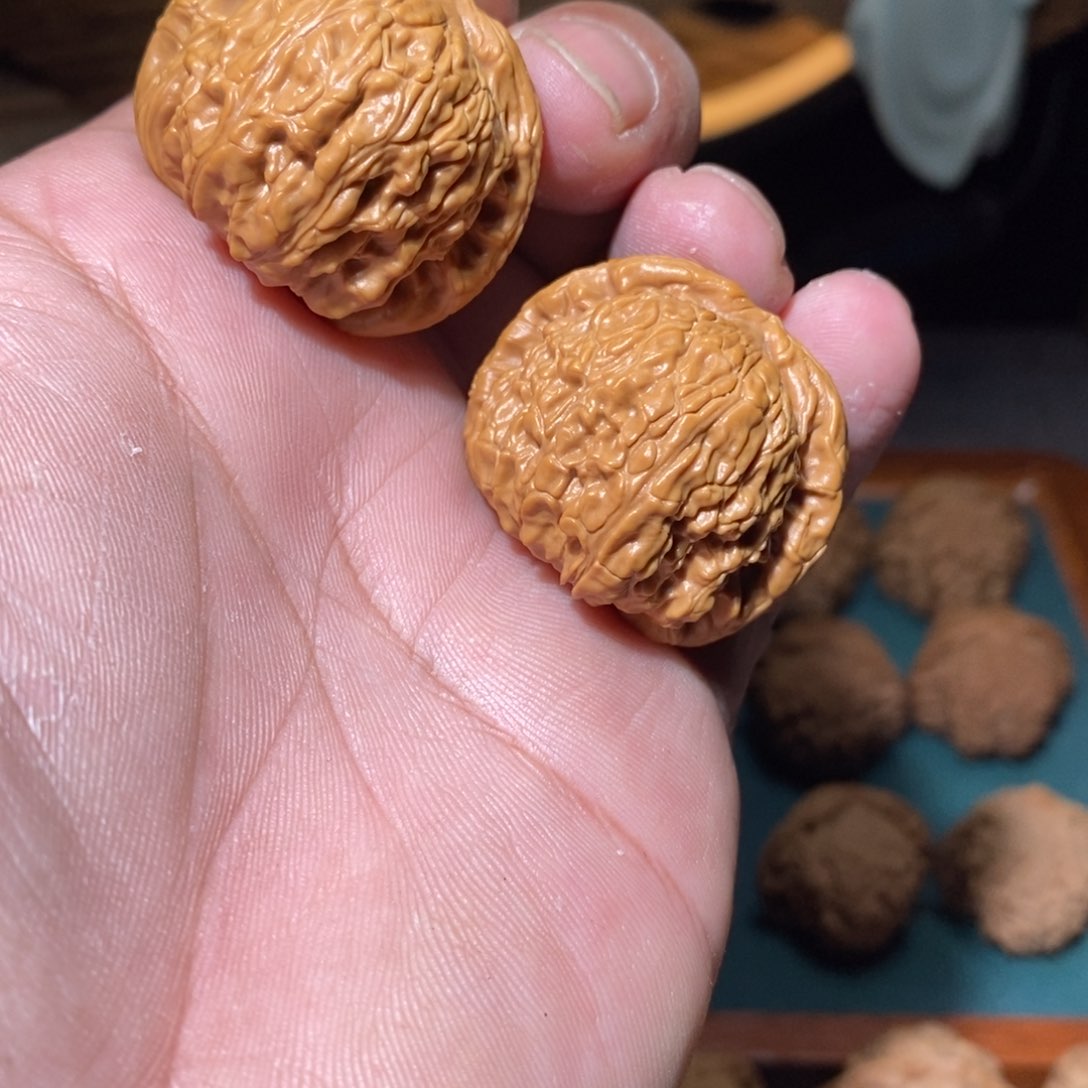 文玩核桃吊坠球白