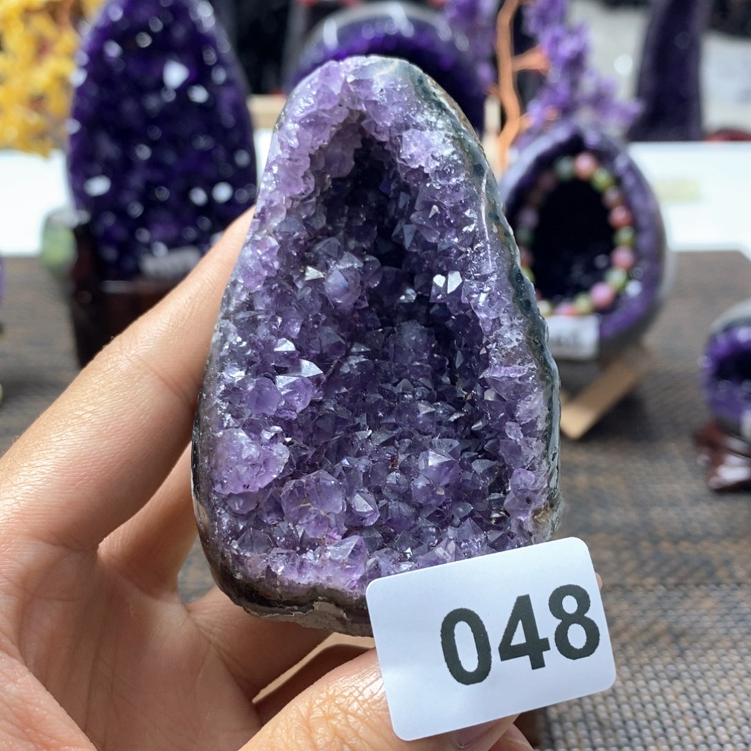 紫晶未镶嵌大型摆件（非配饰）