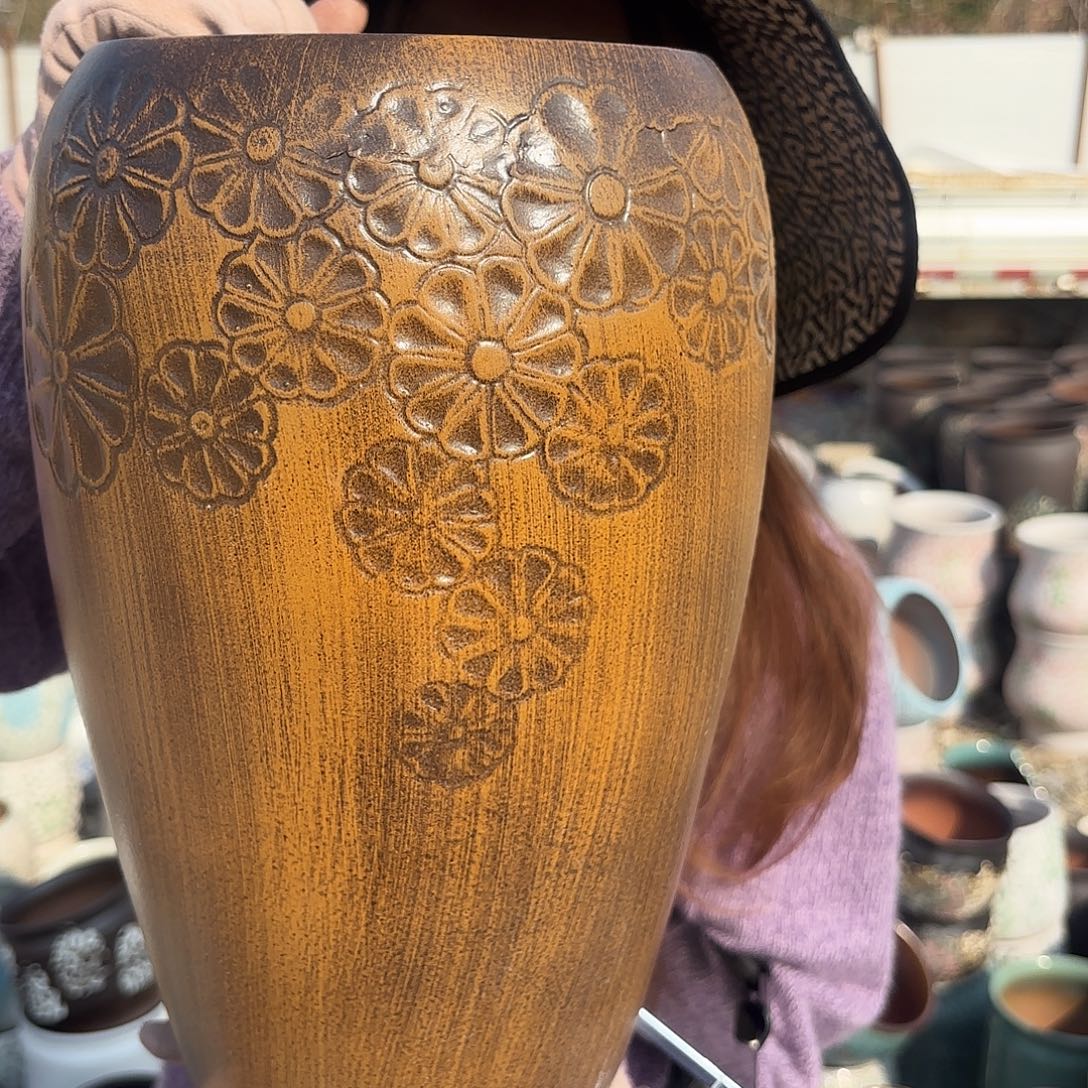 口径17高33一个柴烧雏菊