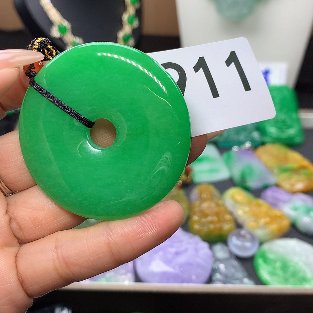 翡翠颈饰未镶嵌是