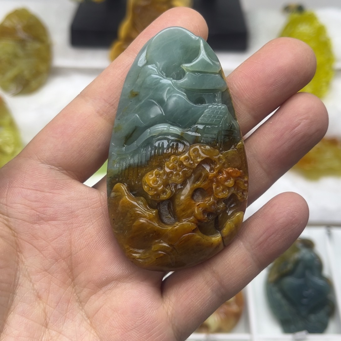 蛇纹石玉颈饰未镶嵌