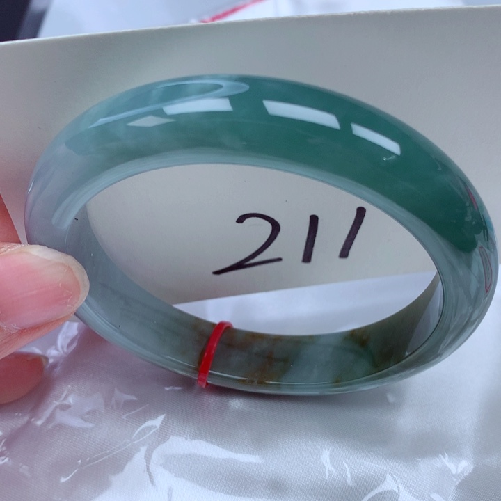 翡翠手镯未镶嵌翡翠