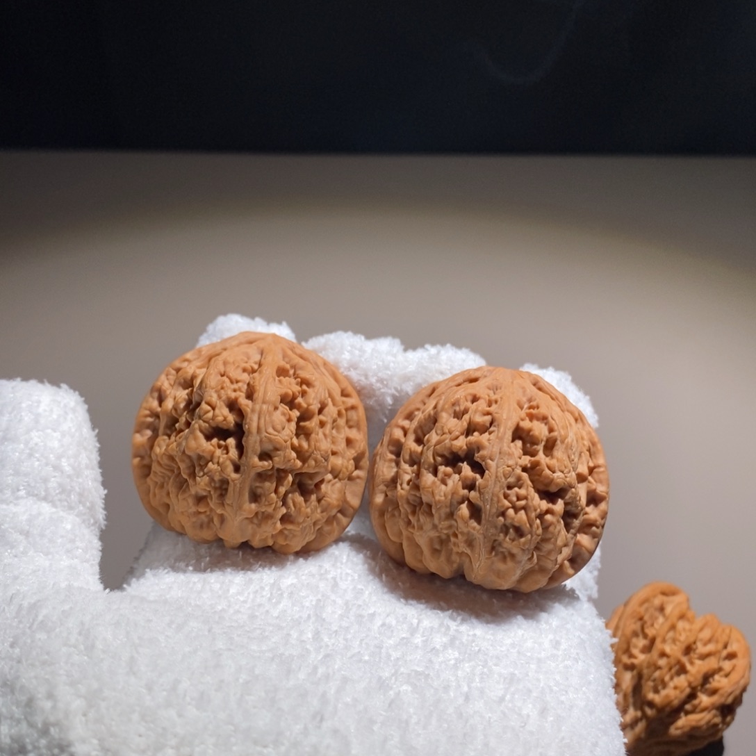 才***话文玩核桃吊坠大粗筋