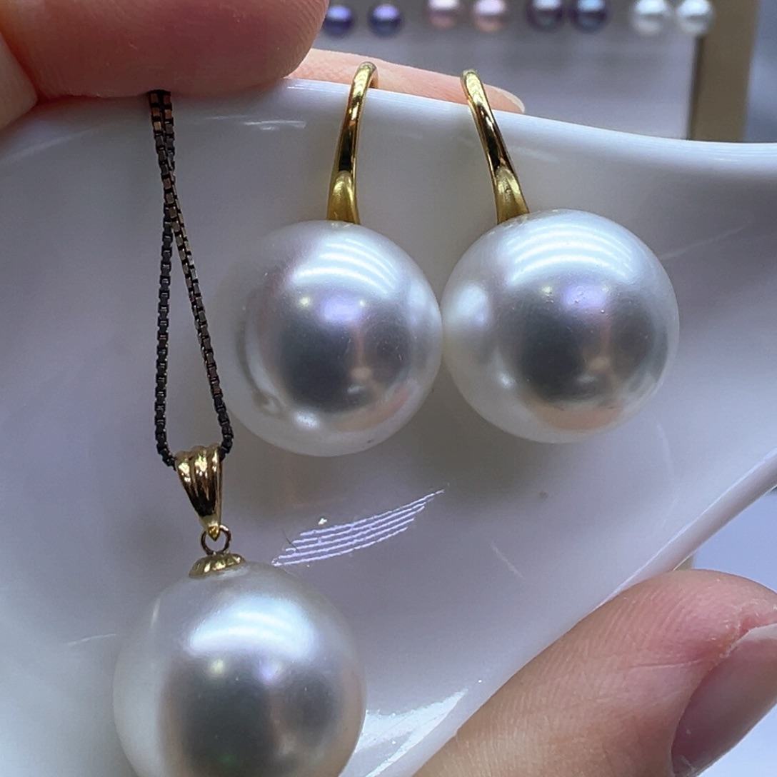 淡水珍珠18K金镶嵌吊坠(赠链)