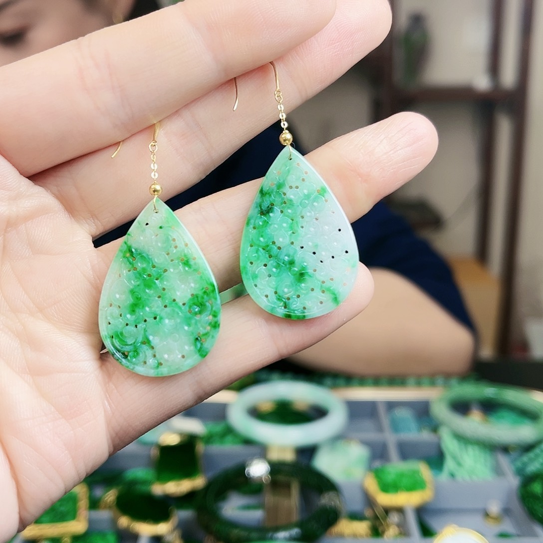 翡翠耳饰18K金镶嵌耳饰