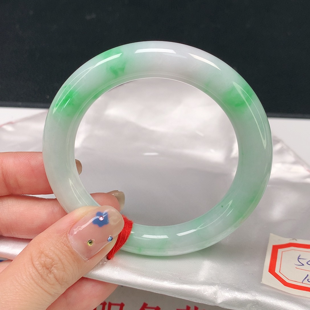 翡翠手镯未镶嵌天然翡翠A货108