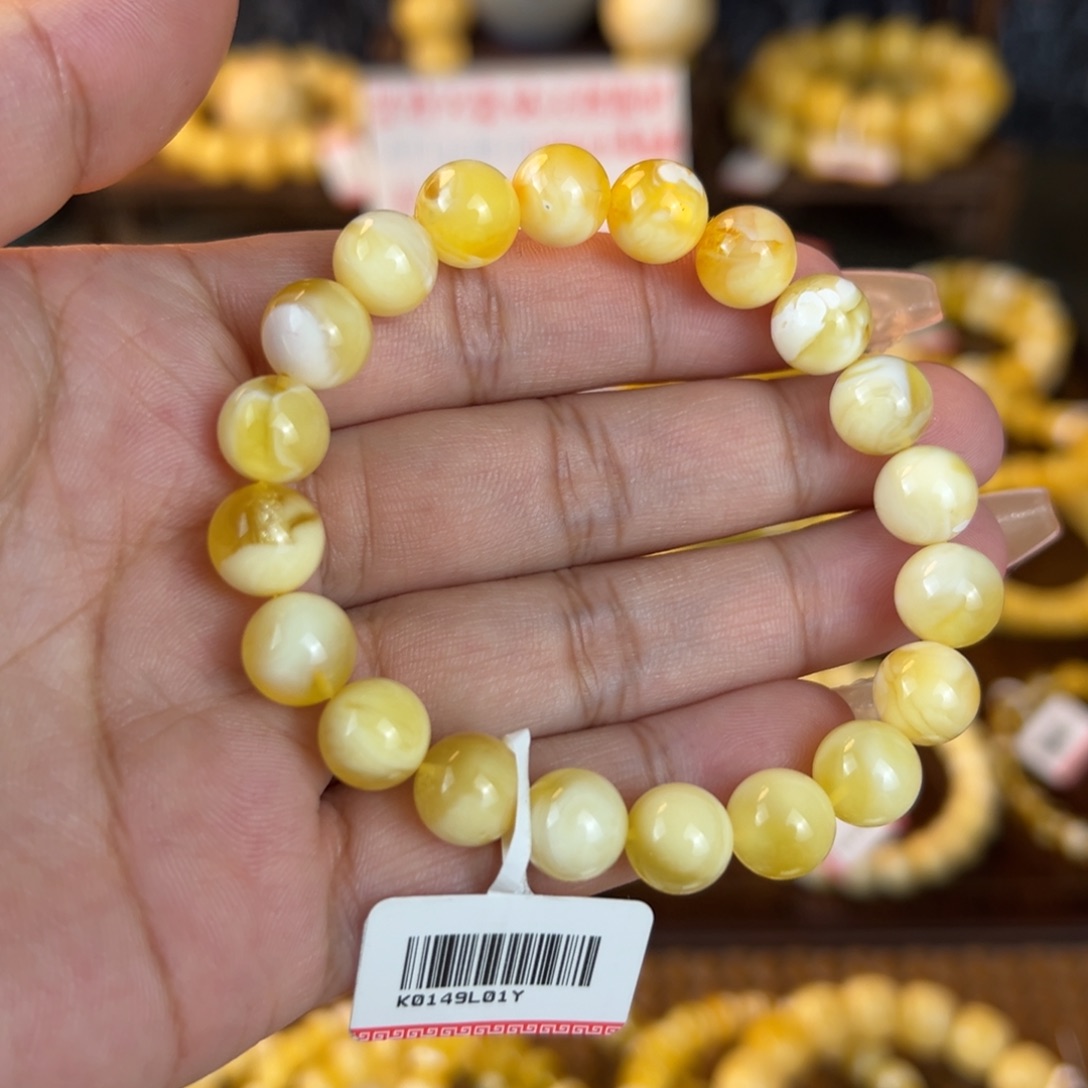 琥珀裸石未镶嵌kjnnnmmmmm