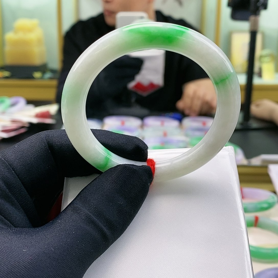 【闪购商品】未镶嵌手镯翡翠