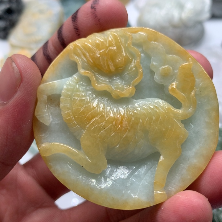 翡翠未镶嵌颈饰保真天然a货翡翠