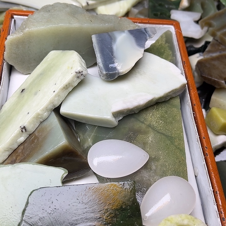 未镶嵌和田玉（翠青玉）珠宝奇石水**音