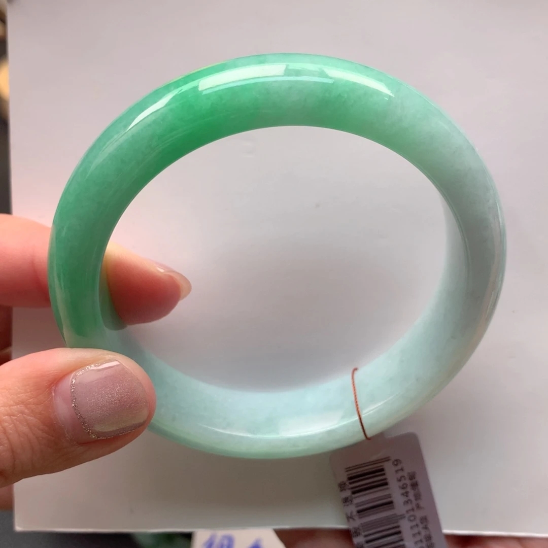 缅甸A货翡翠手镯