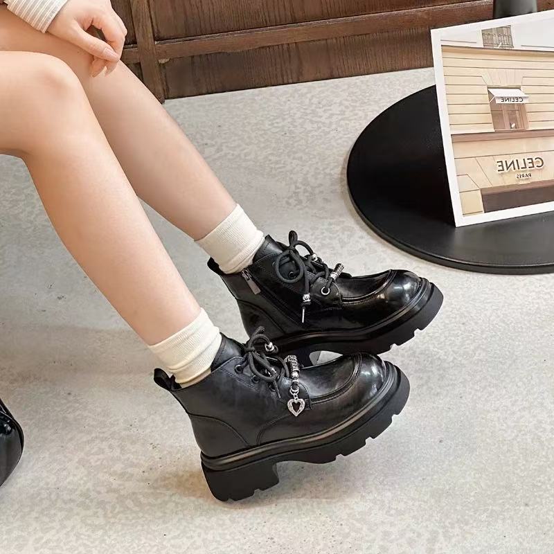C9724   黑色 秋冬时尚圆头女2025新款复古侧拉链 马丁靴