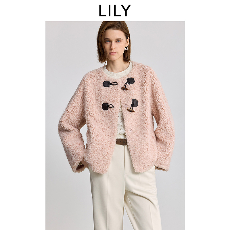 LILY2025冬新款女装减龄圈圈毛牛角扣毛绒外套短款125409C3910