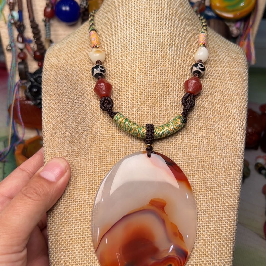 玛瑙/玉髓颈饰未镶嵌