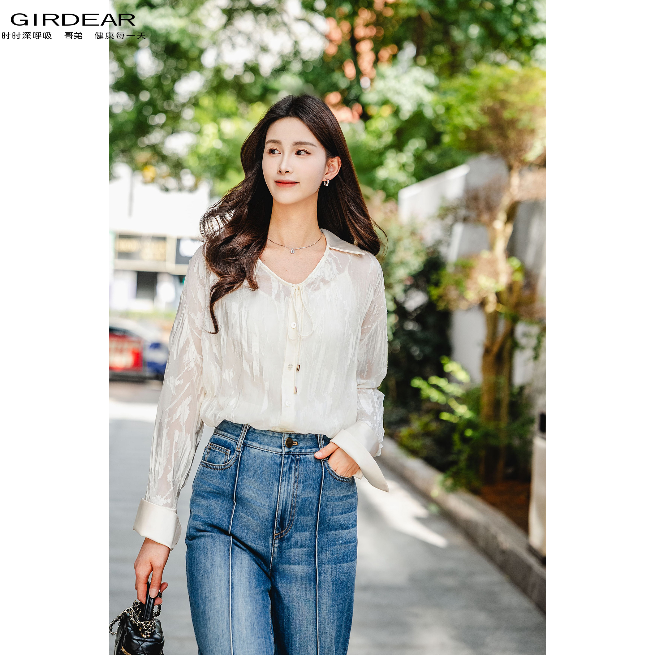 GIRDEAR/哥弟秋季新款气质复古设计感雪纺印花时尚衬衣衬衫130061
