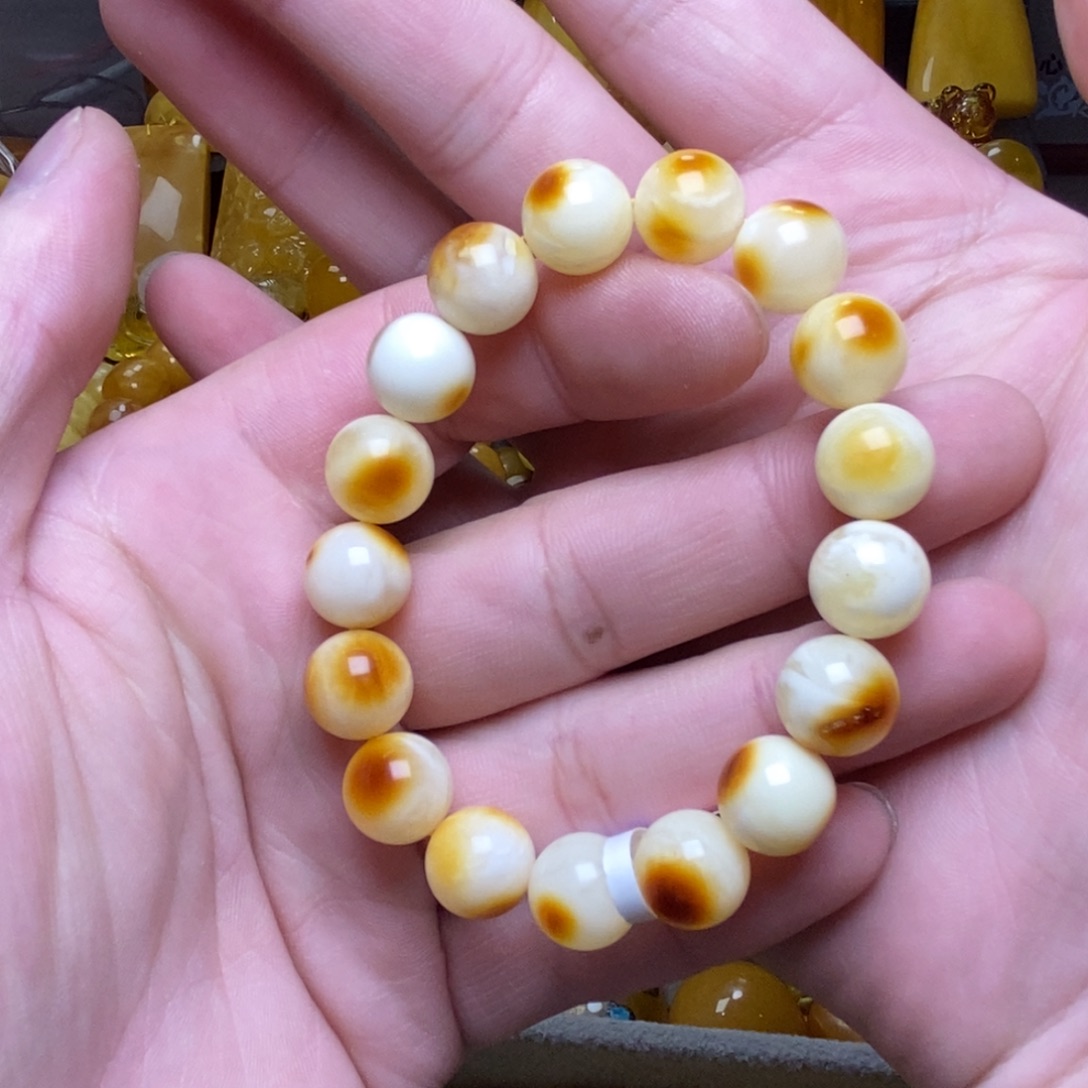 南***李琥珀未镶嵌裸石蜜蜡