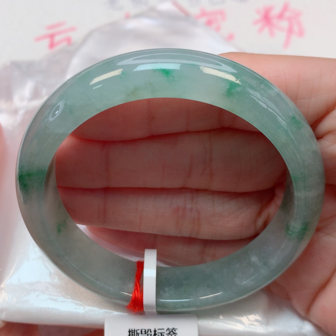 翡翠手镯未镶嵌56.6圈 冰飘绿花 微瑕
