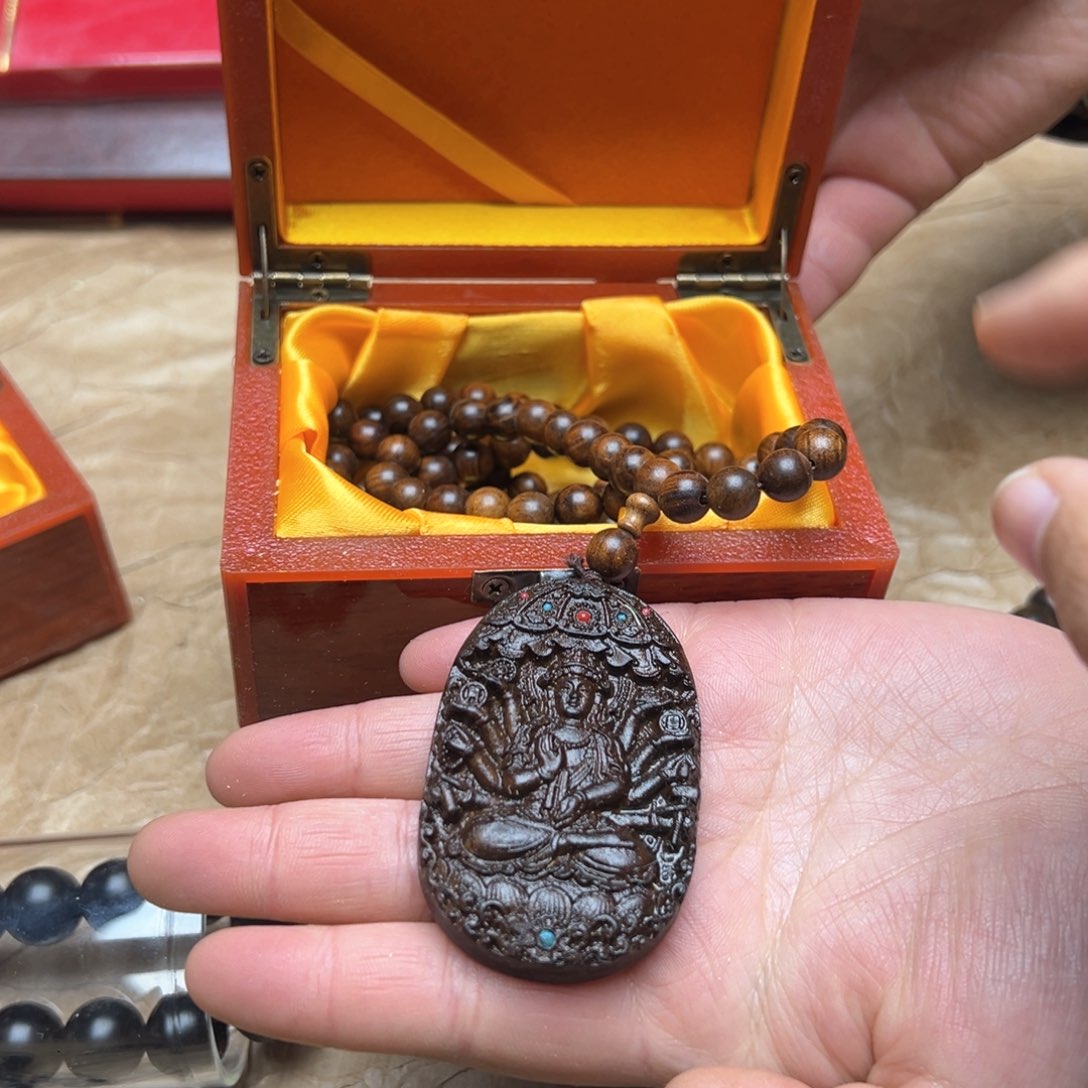 大叶紫檀（黑酸枝木类）