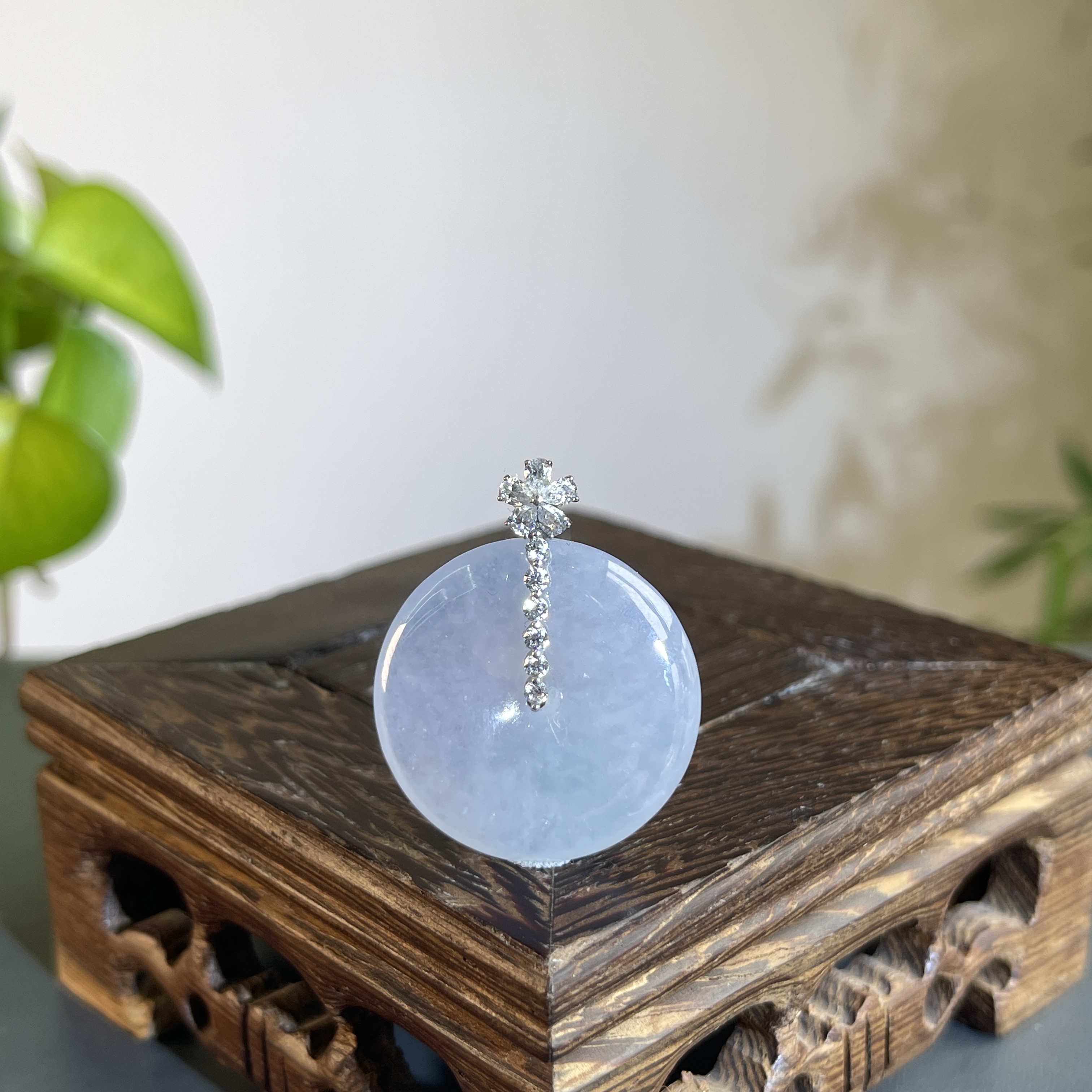 JTB21-211  天然缅甸A货翡翠  18K含钻镶嵌平安扣