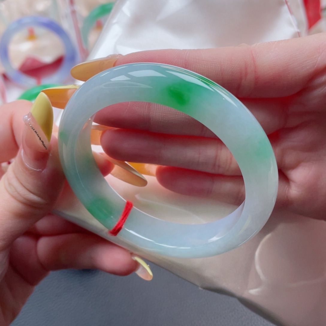 未镶嵌手镯翡翠55.3飘阳辣绿 种老肉质娇润细腻 新货12号