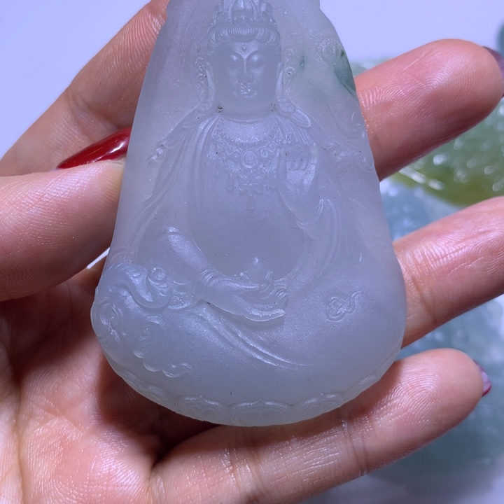 翡翠颈饰未镶嵌天然翡翠